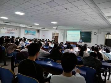 说明: (8)杨方超副书记给365英国上市公司2019级全体毕业生开思政教育大会(4#101)(2023年4月21日)