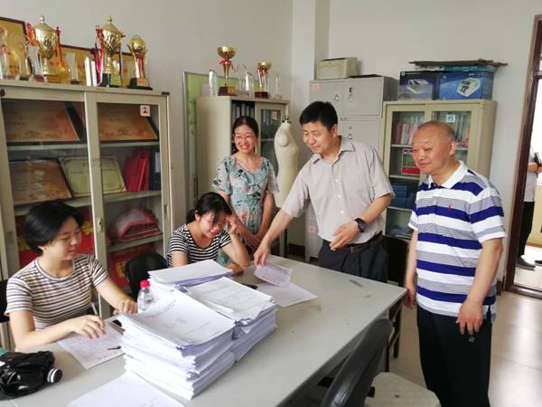 www.zut.edu.cn/__local/7/9D/01/2E8175933A9FBB0EDA01DC144E9_06D8570D_1E984.jpg